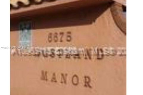 Condo in Hialeah, Florida, 2 bedrooms  № 2049431 - photo 11