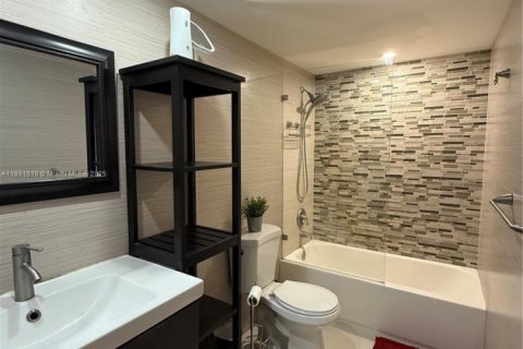 Copropriété à louer à Sunny Isles Beach, Floride: 2 chambres, 93.37 m2 № 1944137 - photo 12