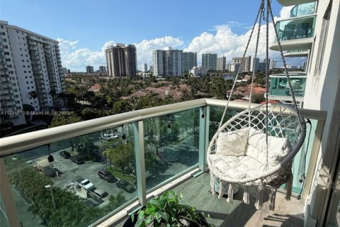 Condo in Sunny Isles Beach, Florida, 2 bedrooms  № 1944137 - photo 4