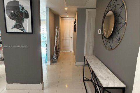 Copropriété à louer à Sunny Isles Beach, Floride: 2 chambres, 93.37 m2 № 1944137 - photo 19