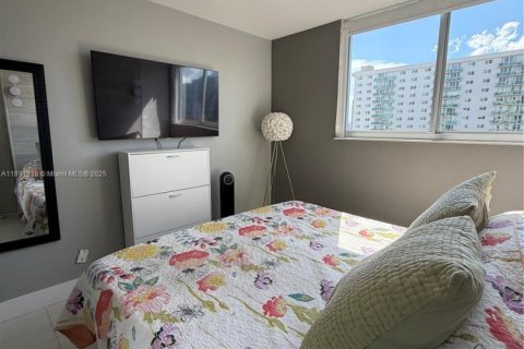 Copropriété à louer à Sunny Isles Beach, Floride: 2 chambres, 93.37 m2 № 1944137 - photo 15