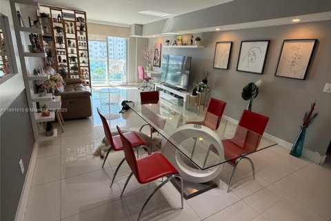 Condo in Sunny Isles Beach, Florida, 2 bedrooms  № 1944137 - photo 6