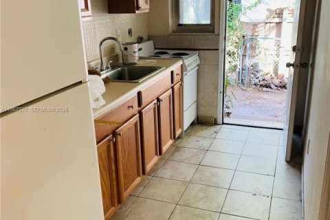 Appartement à louer à Miami, Floride: 1 chambre, 55.74 m2 № 2029664 - photo 2