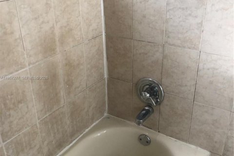 Appartement à louer à Miami, Floride: 1 chambre, 55.74 m2 № 2029664 - photo 5