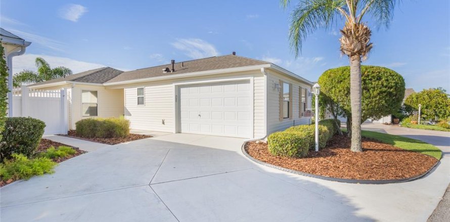 Casa en The Villages, Florida 3 dormitorios, 129.78 m2 № 1899906