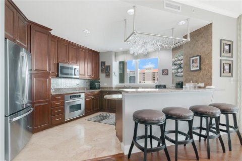 Condo in Tampa, Florida, 2 bedrooms № 2109745 - photo 15