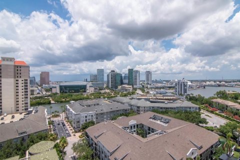 Condo in Tampa, Florida, 2 bedrooms № 2109745 - photo 28