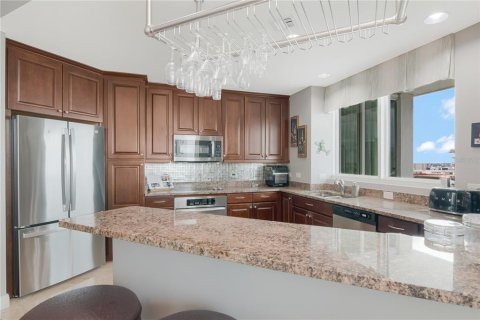 Condo in Tampa, Florida, 2 bedrooms № 2109745 - photo 14