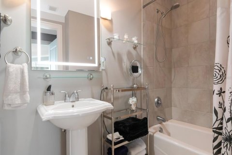 Condo in Tampa, Florida, 2 bedrooms № 2109745 - photo 26