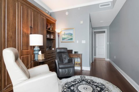 Condo in Tampa, Florida, 2 bedrooms № 2109745 - photo 25