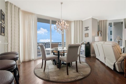 Condo in Tampa, Florida, 2 bedrooms № 2109745 - photo 17