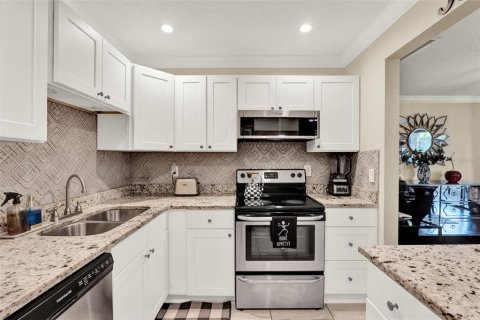 Condo in Winter Springs, Florida, 3 bedrooms  № 1912957 - photo 14