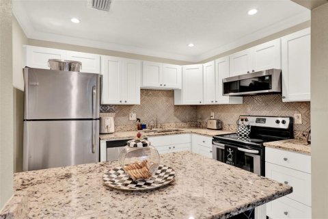 Condo in Winter Springs, Florida, 3 bedrooms  № 1912957 - photo 12