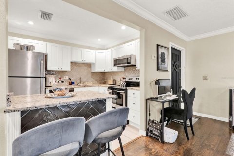 Condo in Winter Springs, Florida, 3 bedrooms  № 1912957 - photo 16