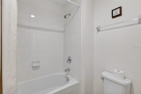 Villa ou maison à louer à Mount Dora, Floride: 5 chambres, 418.71 m2 № 2166535 - photo 27