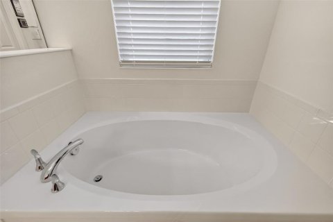 Villa ou maison à louer à Mount Dora, Floride: 5 chambres, 418.71 m2 № 2166535 - photo 22