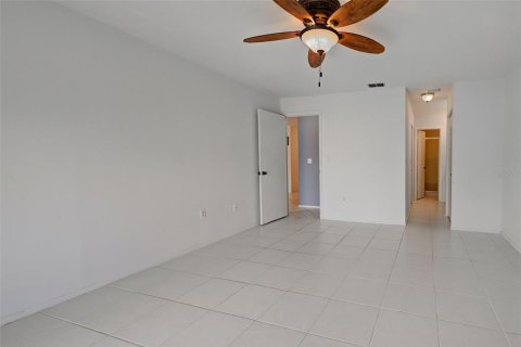 Condo in Venice, Florida, 2 bedrooms  № 1427879 - photo 18