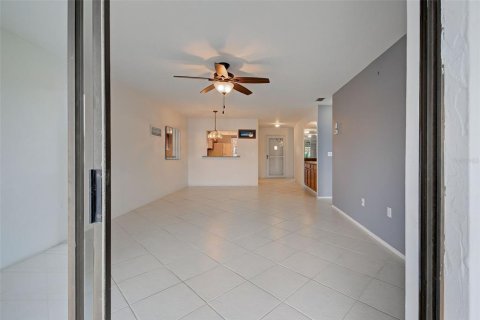 Condo in Venice, Florida, 2 bedrooms  № 1427879 - photo 21