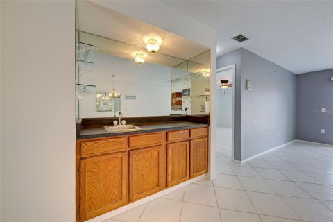 Condo in Venice, Florida, 2 bedrooms  № 1427879 - photo 23