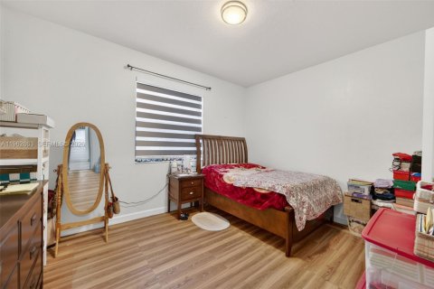 House in Homestead, Florida 4 bedrooms, 280.75 sq.m. № 2080954 - photo 25