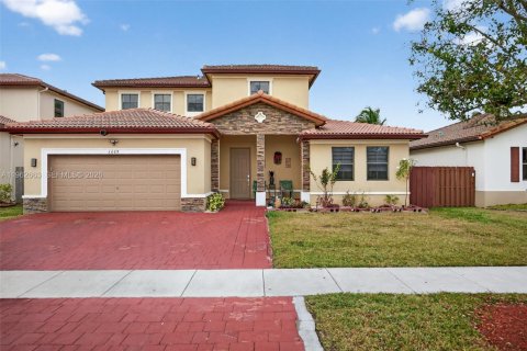 House in Homestead, Florida 4 bedrooms, 280.75 sq.m. № 2080954