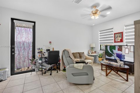 House in Homestead, Florida 4 bedrooms, 280.75 sq.m. № 2080954 - photo 19