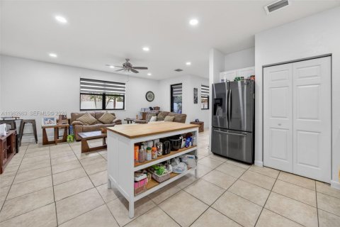 House in Homestead, Florida 4 bedrooms, 280.75 sq.m. № 2080954 - photo 18