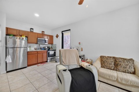 House in Homestead, Florida 4 bedrooms, 280.75 sq.m. № 2080954 - photo 22