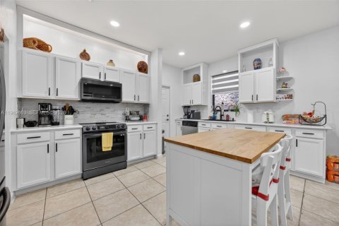 House in Homestead, Florida 4 bedrooms, 280.75 sq.m. № 2080954 - photo 14