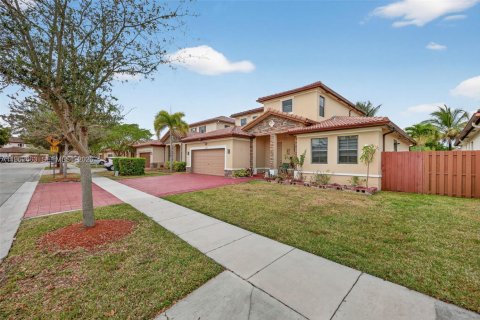 House in Homestead, Florida 4 bedrooms, 280.75 sq.m. № 2080954 - photo 2