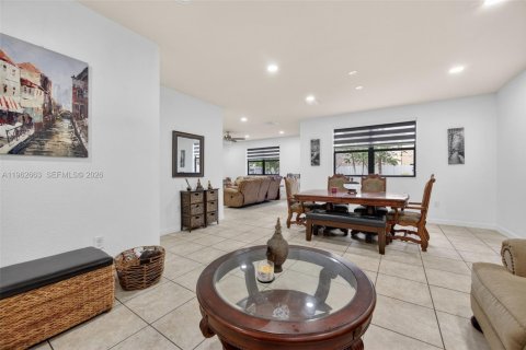 House in Homestead, Florida 4 bedrooms, 280.75 sq.m. № 2080954 - photo 6