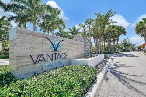 Villa ou maison à louer à Pompano Beach, Floride: 3 chambres, 199.28 m2 № 2046323 - photo 23