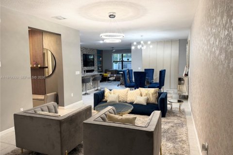 Villa ou maison à louer à Pompano Beach, Floride: 3 chambres, 199.28 m2 № 2046323 - photo 2