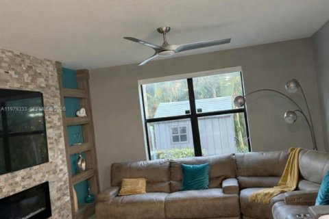 Villa ou maison à louer à Pompano Beach, Floride: 3 chambres, 199.28 m2 № 2046323 - photo 6