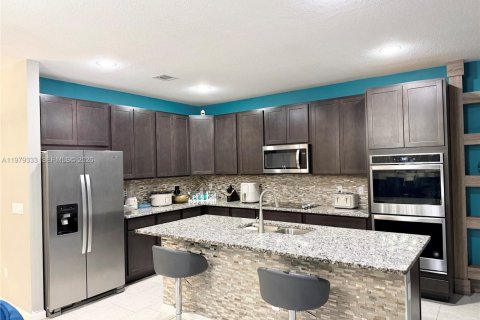 Villa ou maison à louer à Pompano Beach, Floride: 3 chambres, 199.28 m2 № 2046323 - photo 4