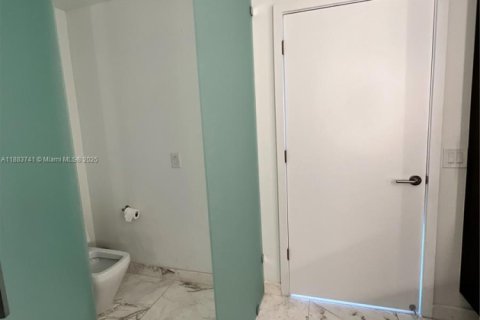 Copropriété à vendre à Miami, Floride: 2 chambres, 138.52 m2 № 1978365 - photo 12