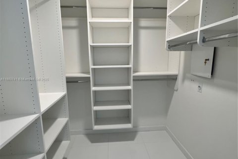 Copropriété à vendre à Miami, Floride: 2 chambres, 138.52 m2 № 1978365 - photo 13