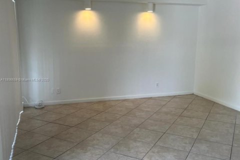 Condominio en venta en Sunrise, Florida, 55.74 m2 № 1865522 - foto 7