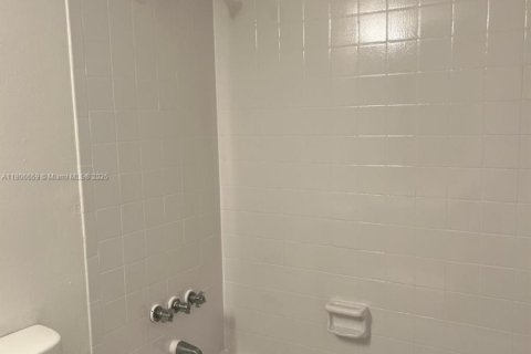 Condominio en venta en Sunrise, Florida, 55.74 m2 № 1865522 - foto 8