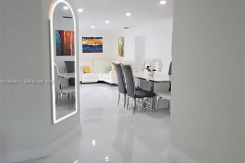 Casa en venta en Miami, Florida, 3 dormitorios, 150.13 m2 № 2031707 - foto 8
