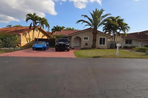 Casa en venta en Miami, Florida, 3 dormitorios, 150.13 m2 № 2031707 - foto 1