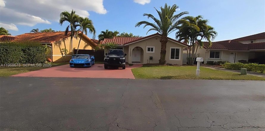 Casa en Miami, Florida 3 dormitorios, 150.13 m2 № 2031707