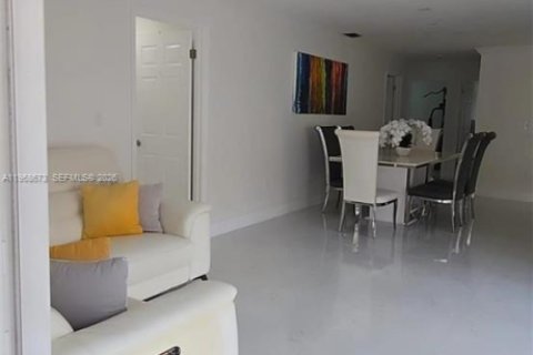 Casa en venta en Miami, Florida, 3 dormitorios, 150.13 m2 № 2031707 - foto 21