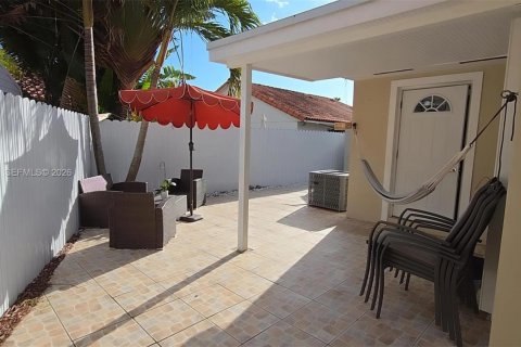 Casa en venta en Miami, Florida, 3 dormitorios, 150.13 m2 № 2031707 - foto 20