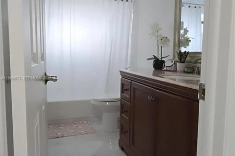 Casa en venta en Miami, Florida, 3 dormitorios, 150.13 m2 № 2031707 - foto 14