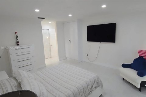 Casa en venta en Miami, Florida, 3 dormitorios, 150.13 m2 № 2031707 - foto 7