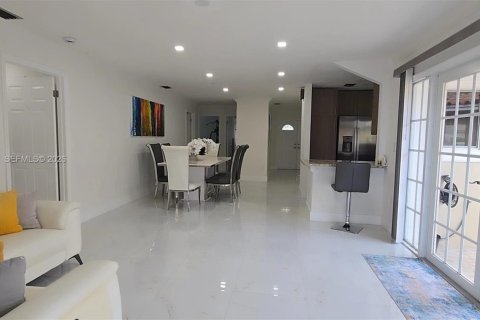 Casa en venta en Miami, Florida, 3 dormitorios, 150.13 m2 № 2031707 - foto 15