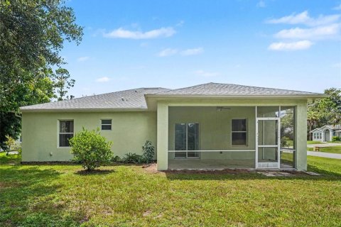 House in North Port, Florida 3 bedrooms, 140.84 sq.m. № 2322590 - photo 30
