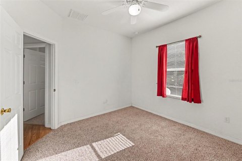 House in North Port, Florida 3 bedrooms, 140.84 sq.m. № 2322590 - photo 23