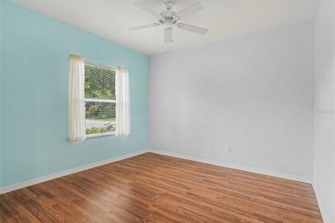 House in North Port, Florida 3 bedrooms, 140.84 sq.m. № 2322590 - photo 18